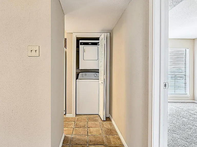 3130 Walnut Bend Ln #402 — Photo 17