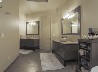 6369 SW Laber Rd, Portland, OR 97221