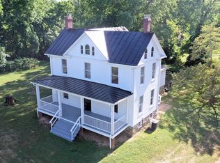 20 New Cut Rd, Round Hill, VA 20141