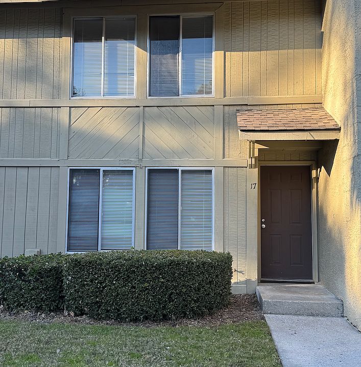 1st image of 100 Mathews Dr APT 17