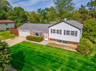 1000 Darlington Ln, Crystal Lake, IL 60014