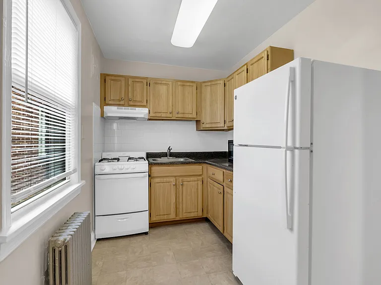 430 Missouri Ave N #W — Photo 23