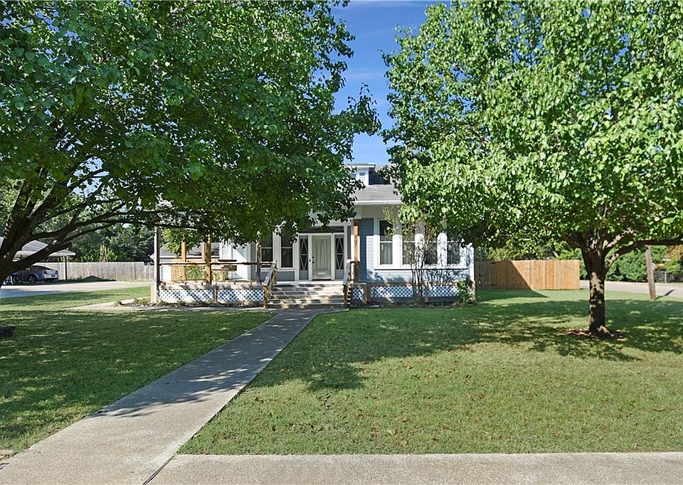 1st image of 407 N Tyler St