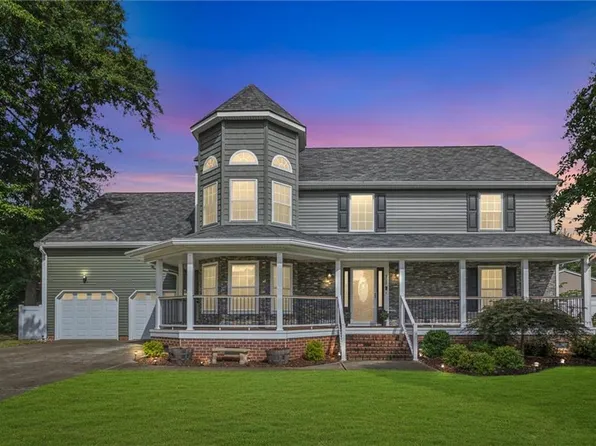 712 Greenwing Dr, Chesapeake, VA 23323