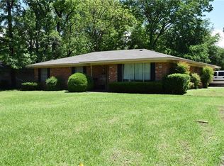 1009 Oaklawn Dr, Corsicana, TX 75110