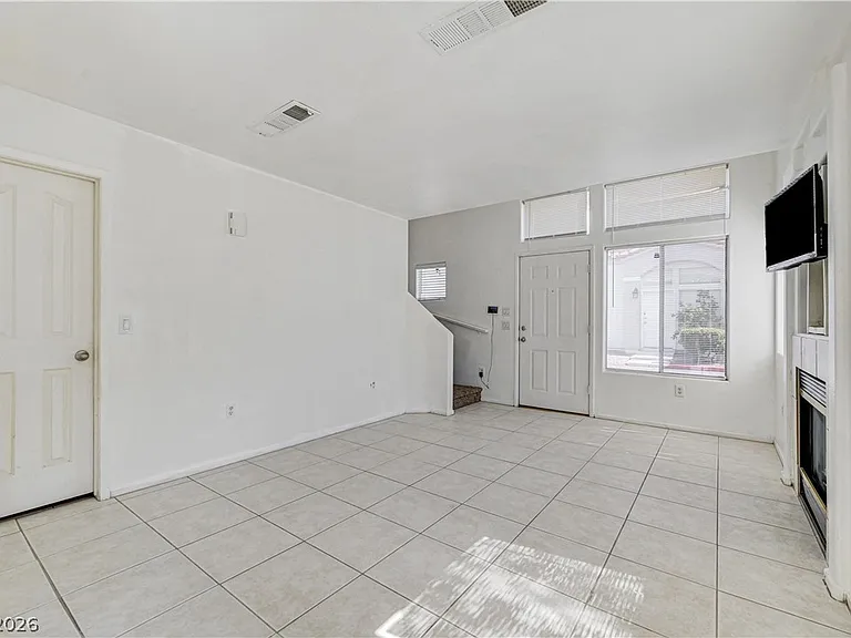 4040 Castle Cove Dr #4040 — Photo 11