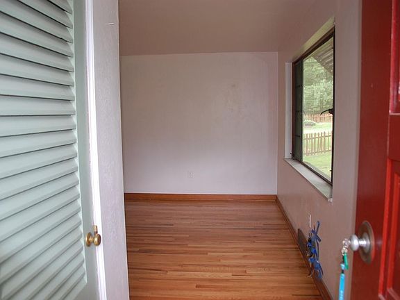 Entrance into living room