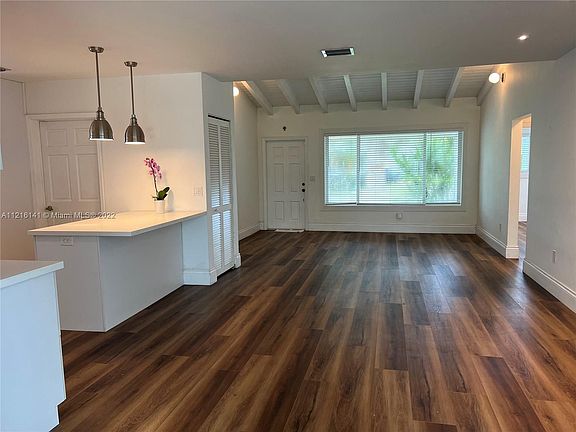 4th image of 410 Savona Ave #0