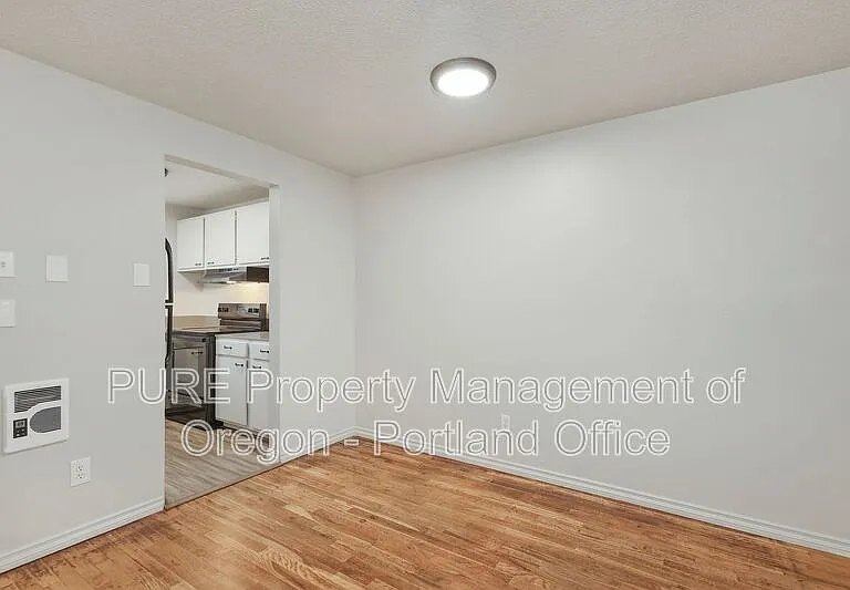 18411 E Burnside St #105 — Photo 11