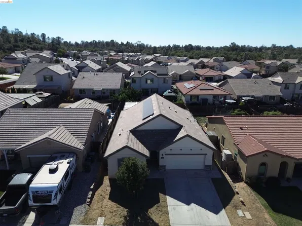 579 Honeysuckle Dr, Ione, CA 95640