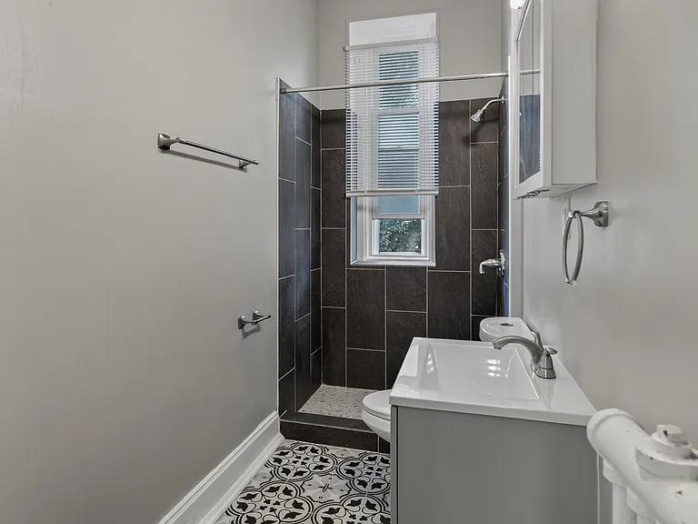 2134 Saint James Ave #2 — Photo 14