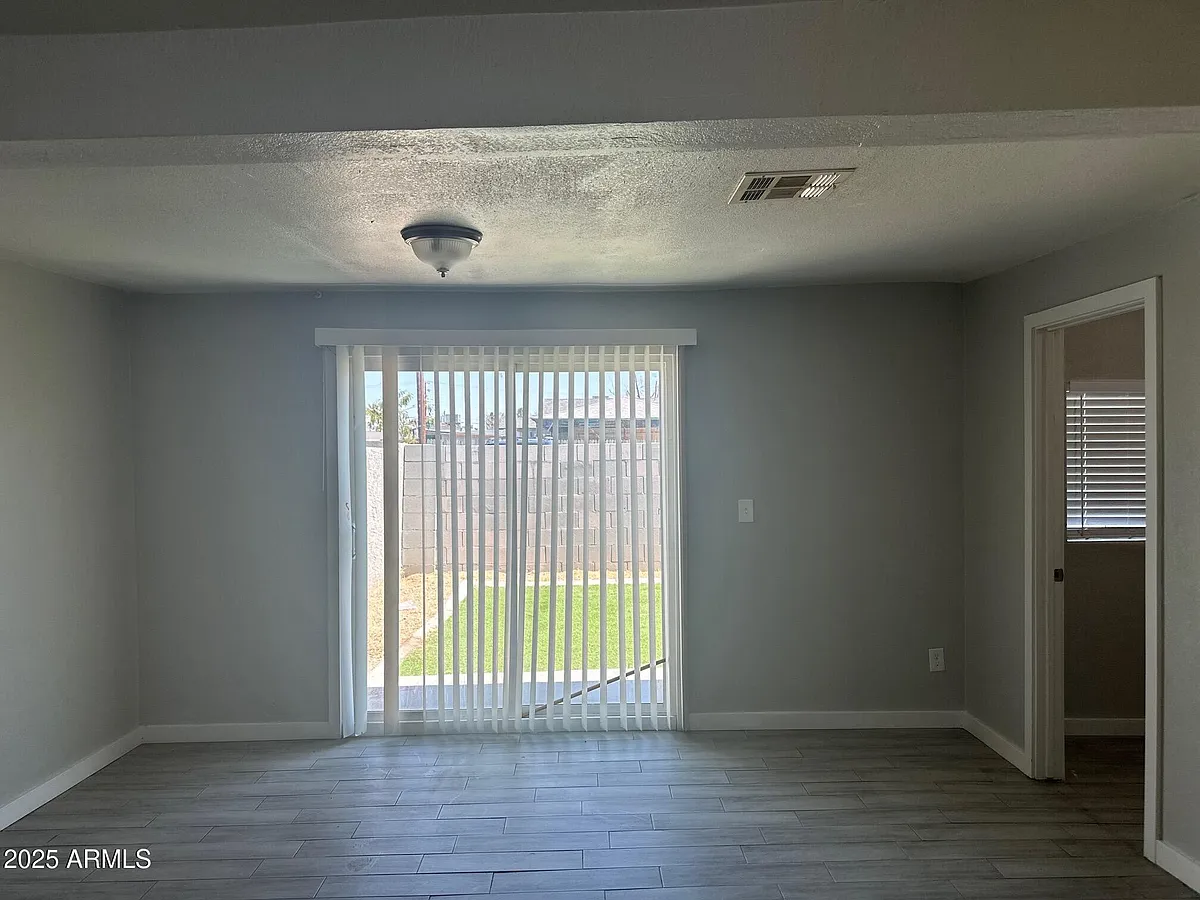 Building Photo - 5113 N 17th Ave #2