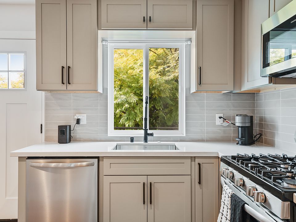 1st image of 1017 20th St #1017
