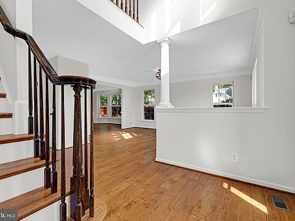 4th image of 2 Stoneridge Ct