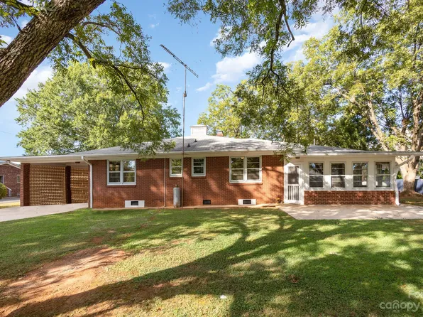 122 S Main St, Salisbury, NC 28144