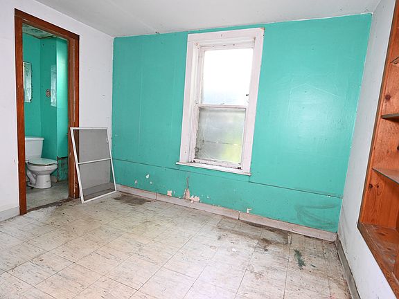 5th image of 2638 W Medill Ave