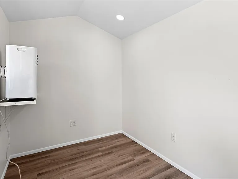 1175 Highland Ct N — Photo 29