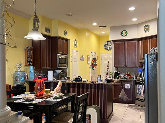3rd image of 8217 Tivoli Dr