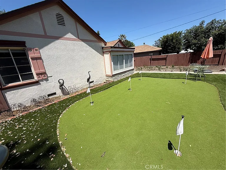929 E Grand Blvd — Photo 20