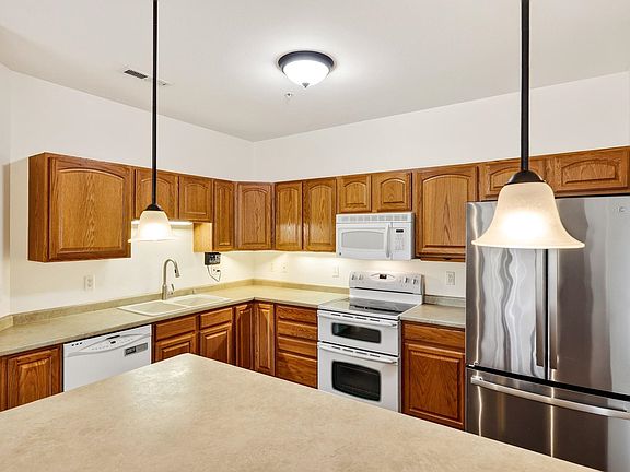 3rd image of 100 Femrite Dr APT 106
