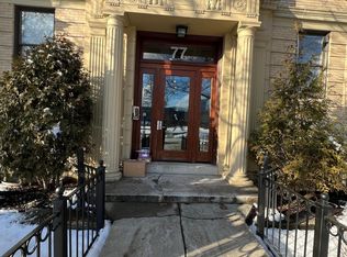 10 Park Dr #10, Boston, MA 02215
