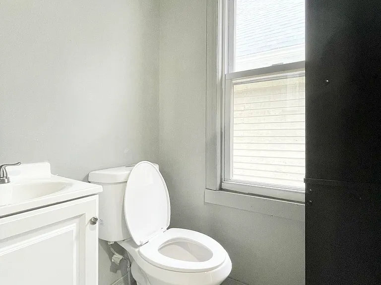 1028 N Webster Ave #2 — Photo 35