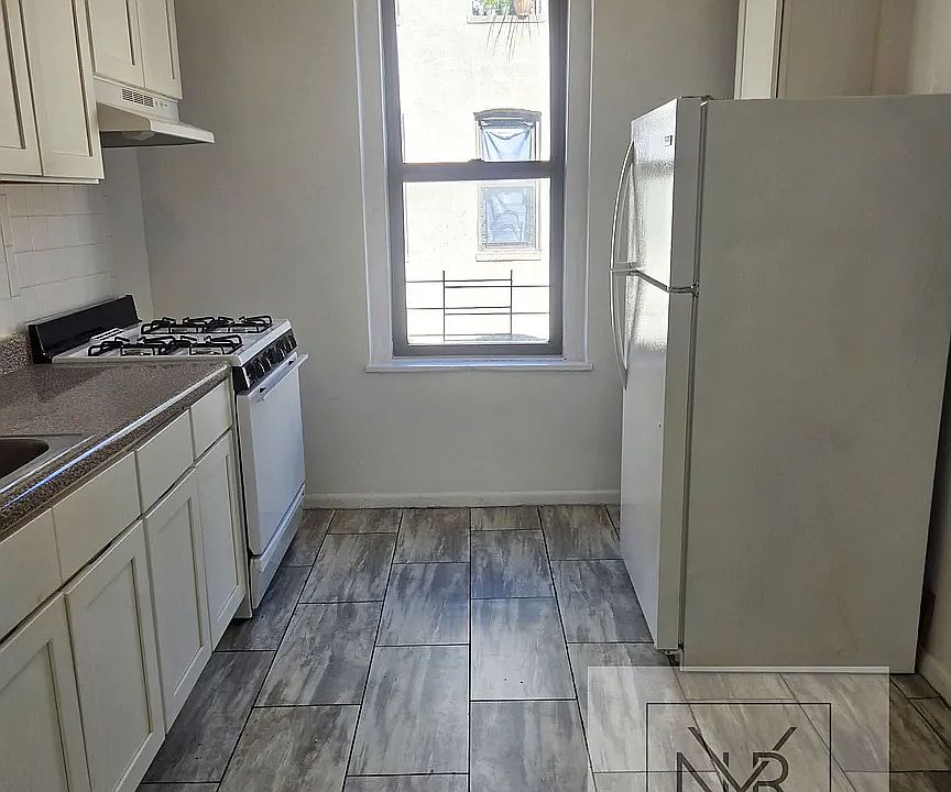 1st image of 735 Walton Ave #E13