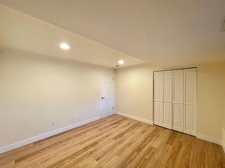 8611 NE 26th Pl — Photo 18