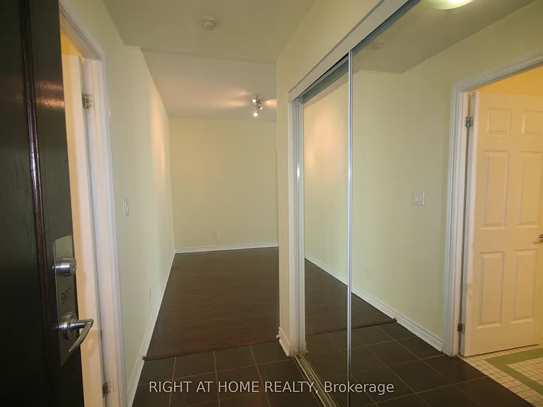 3504 Hurontario St #907 — Photo 10