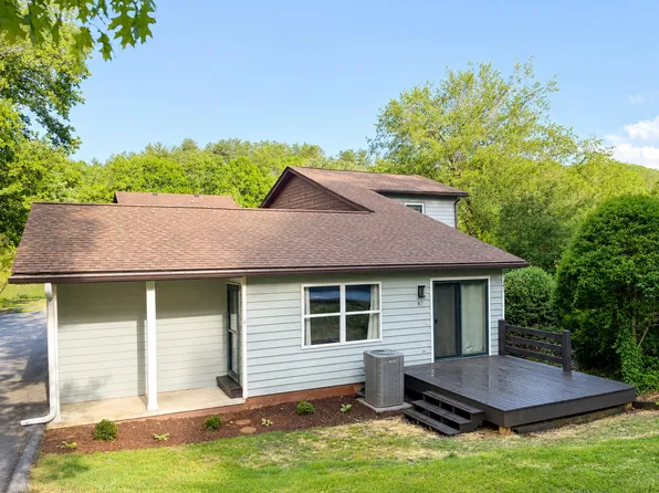 87 Willow Way, Hendersonville, NC 28739