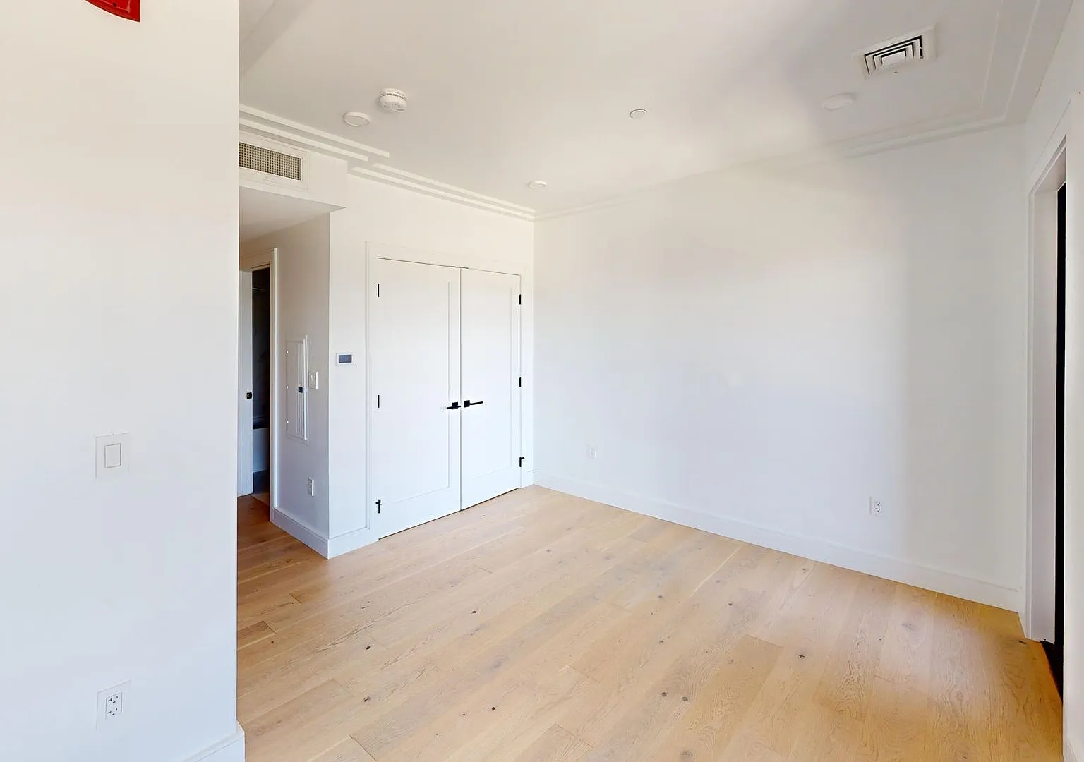 Luxury Studio with Laundry in Unit; Gym on Site! Pet-friendly — Photo 4