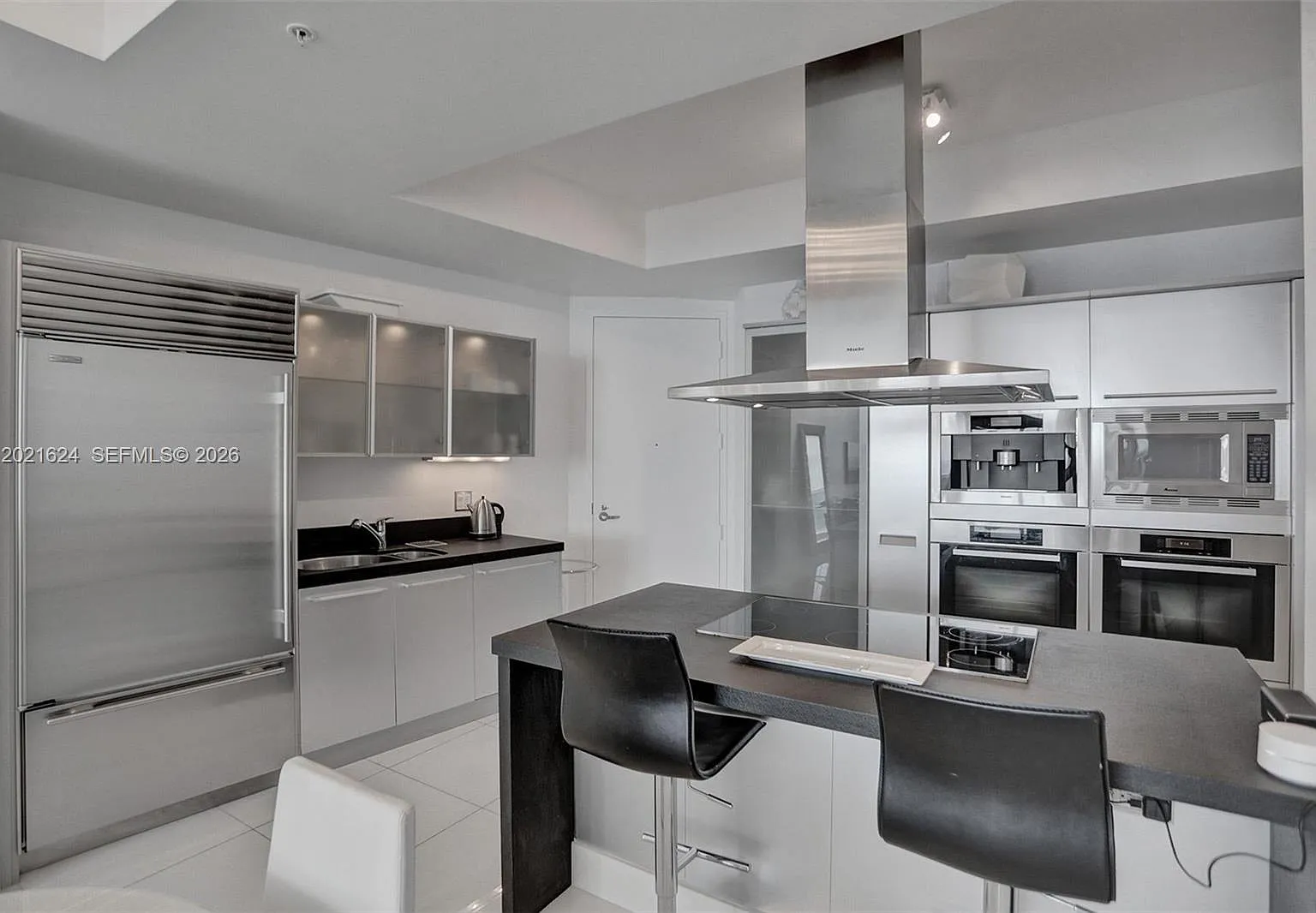 Trump Royale Condo — Photo 3