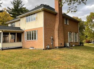 102 Powderhorn Dr, Valparaiso, IN 46383
