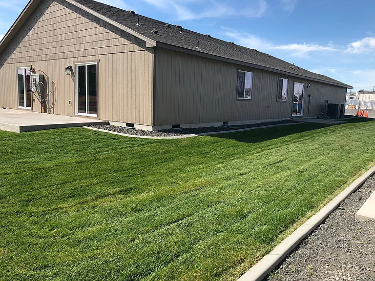 1649 W Pheasant St #A — Photo 14