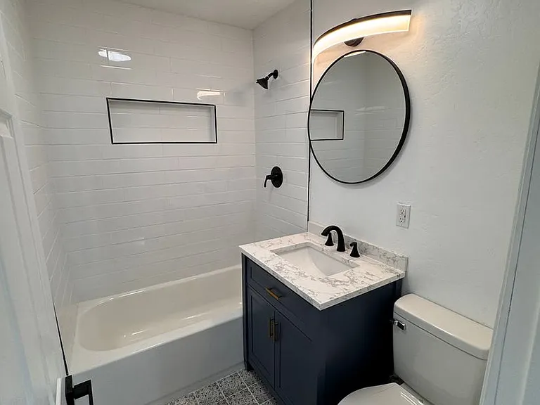 2719 E Norwich Ave — Photo 22