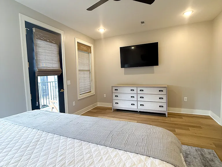 512 Mobile St — Photo 28