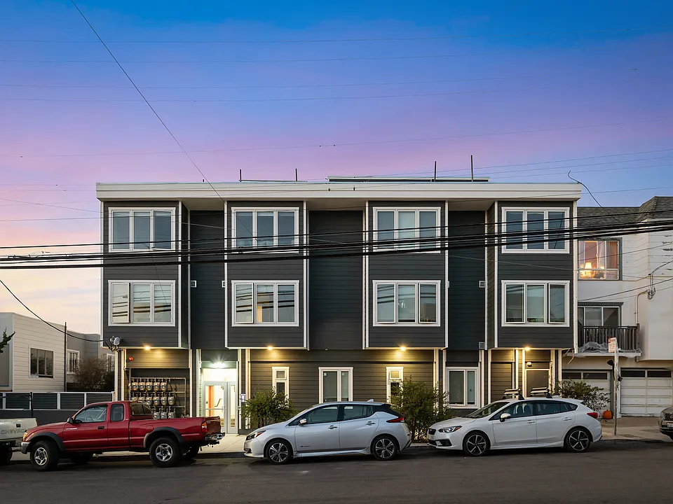 4326 Irving St #305