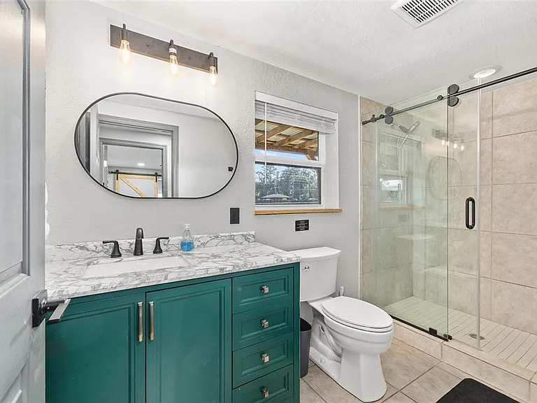 2 Count Fleet Dr — Photo 27
