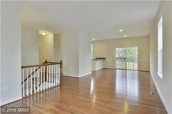 5 bed, 1332 sqft, $680 — Photo 3