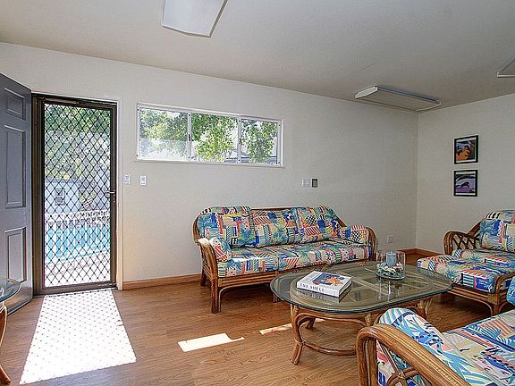 Private office W/.75 Bath