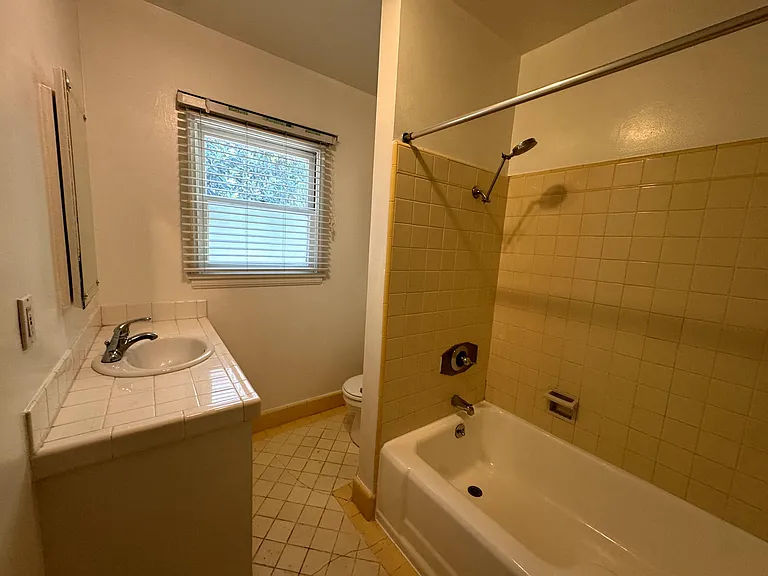 1271 N. Crescent Heights Blvd — Photo 23