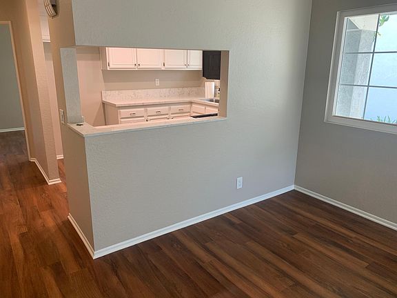 Dining area off kitchen