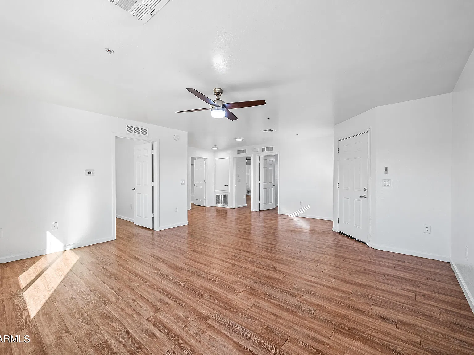 3 bed, 2.0 bath, 1161 sqft, $1,299 — Photo 3