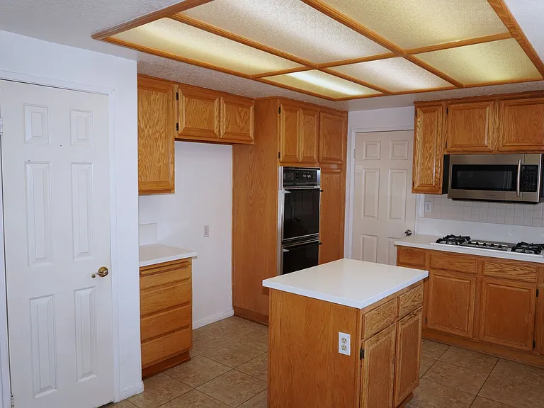 25955 La Barca Rd — Photo 6