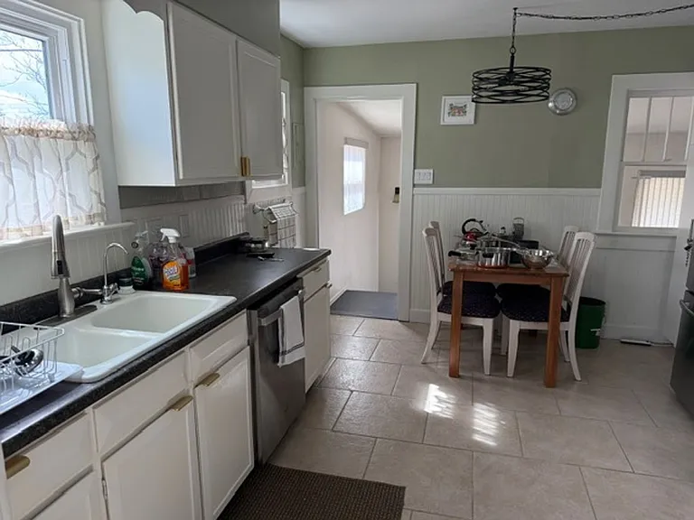 2219 W Pikes Peak Ave — Photo 5