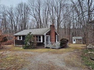 124 Hanton Rd, North Smithfield, RI 02896