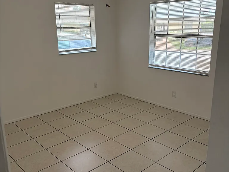 64 SE Norfolk Blvd — Photo 7