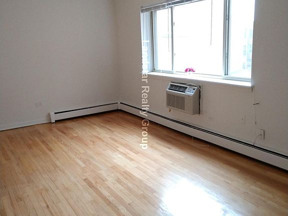 4th image of 6128 N Kenmore Ave APT 403