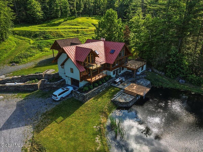 5th image of 165 Vaughn Hill Road