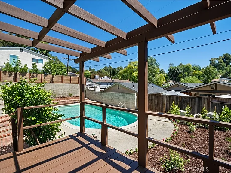 21816 Providencia St — Photo 20